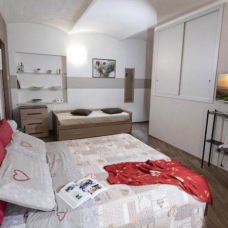 Il Cortiletto Appartement Verduno Buitenkant foto